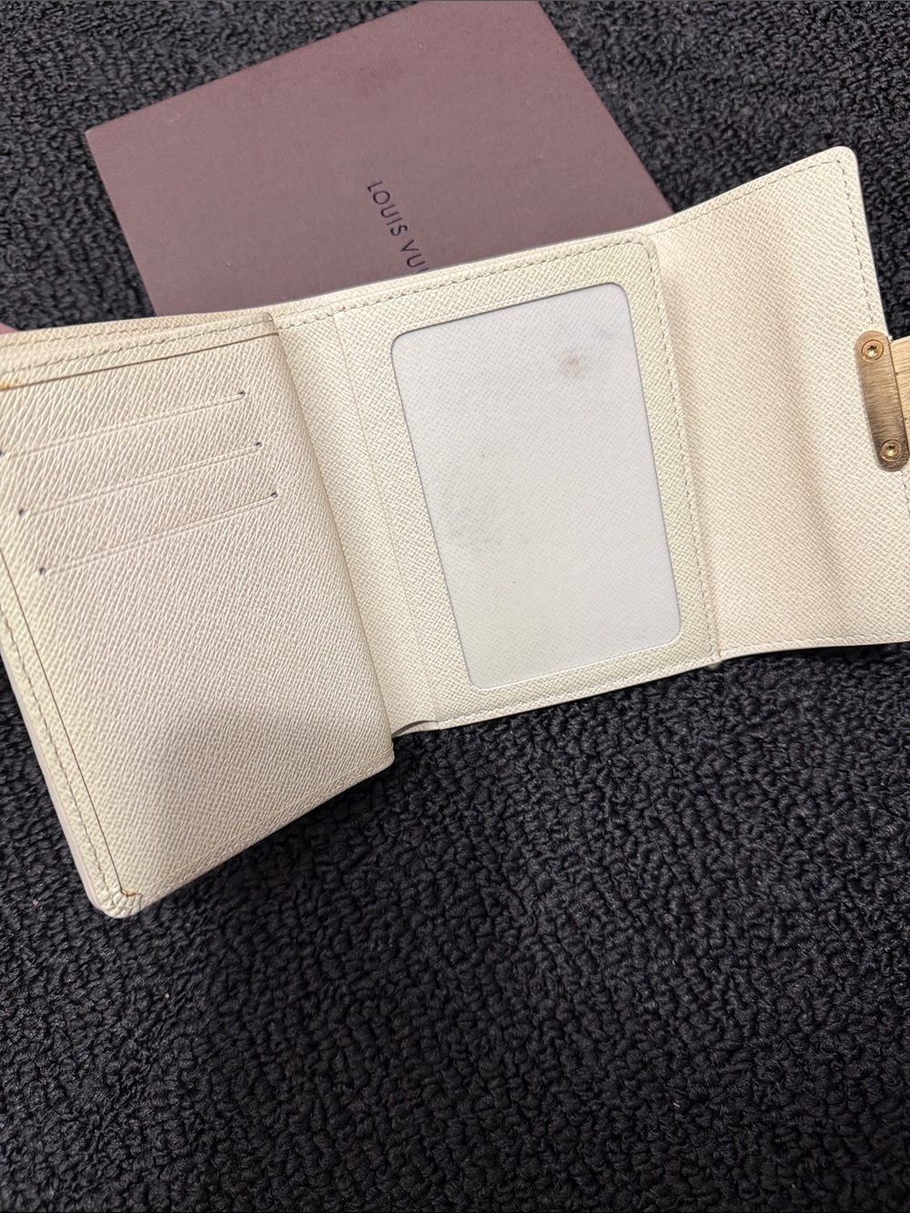 Louis Vuitton Damier Azur koala wallet - Picture 5 of 11